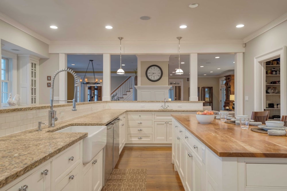 Secluded Berkshires Estate + Private Pond/pool,theater, Gym Sunny Pond