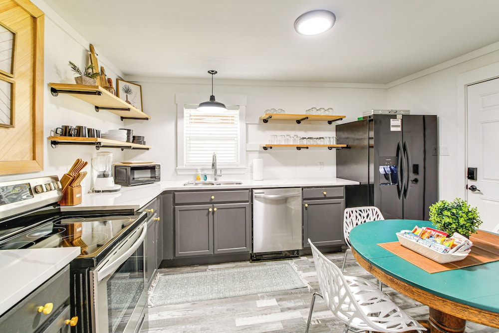Walk to Casino: Home w/ Deck in Hot Springs!