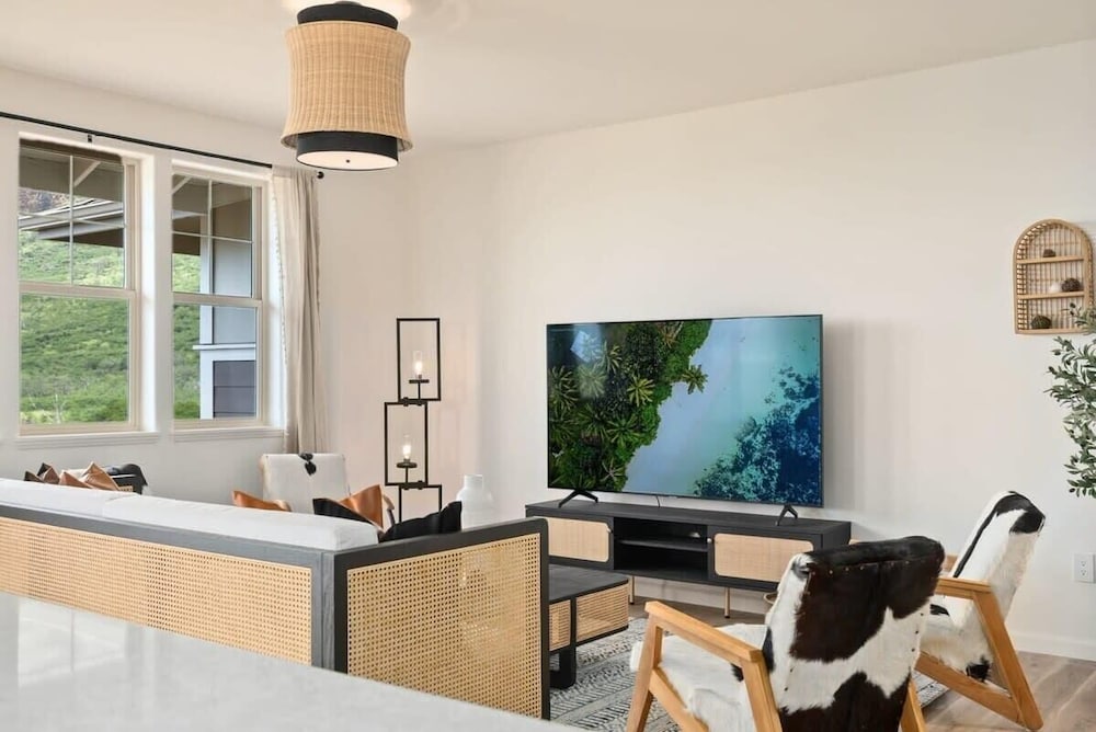 @ Marbella Lane - Mesmerizing Ocean + MT Views