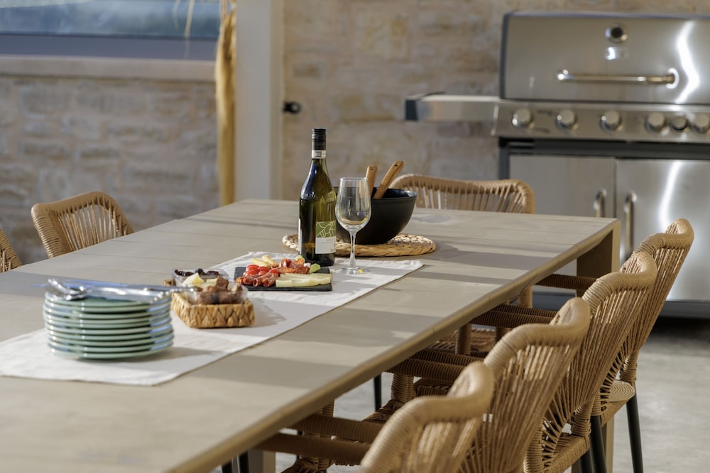 Elira Luxury Villa - With Private Pool