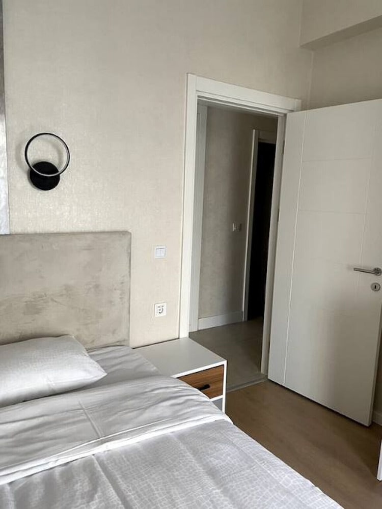 Brand-new 3 1 Apartment w Terrace Near Mall of IST