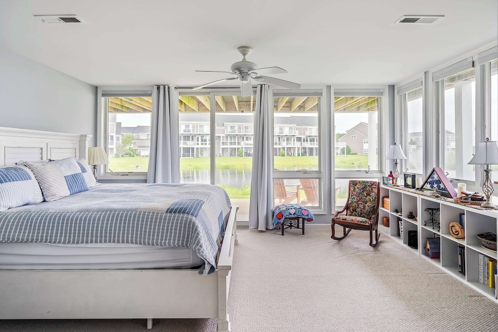 Whale of a Time Waterfront Stay for 10 With Resort-style Amenities