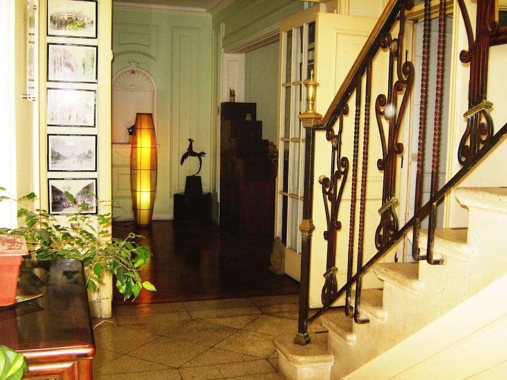 Hotel L'Ambassade view 3