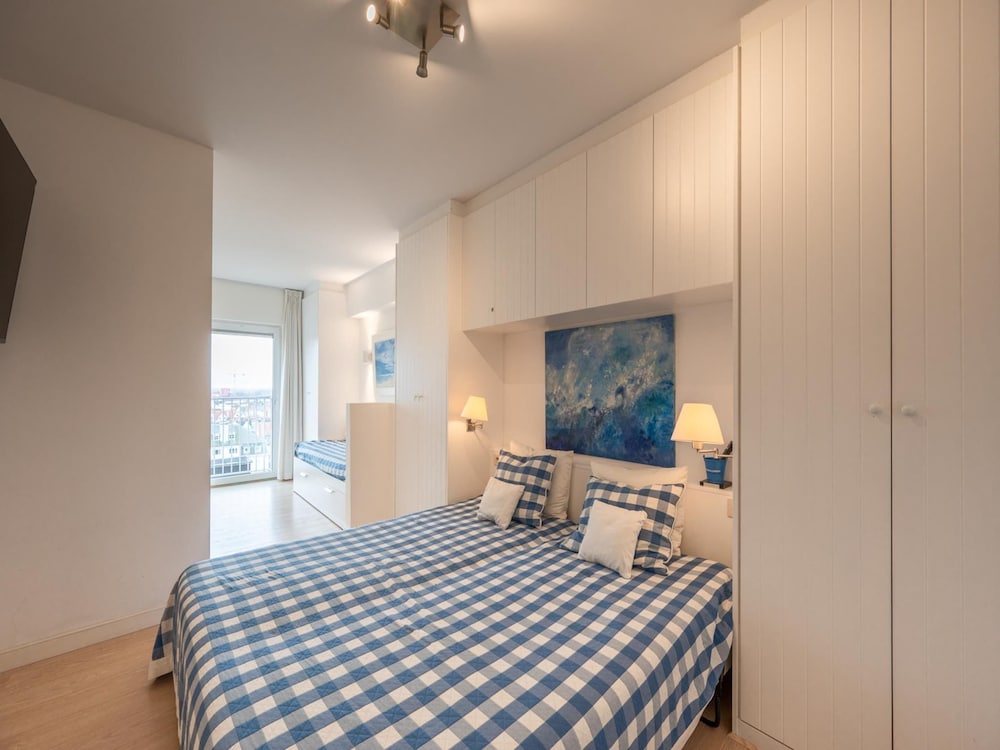 Spacious 9-guest Knokke Apt