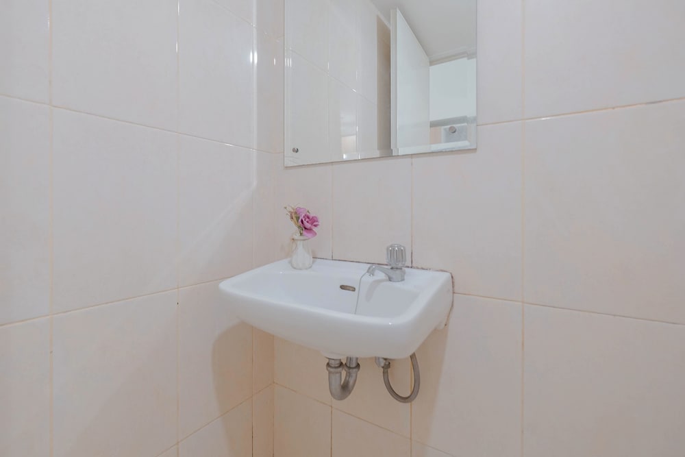 Comfy and Restful Studio at Springlake Summarecon Bekasi Apartment