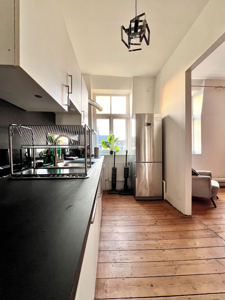 Spacious Family Apartment Midi