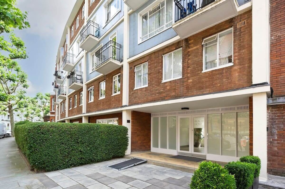 3 Bedroom Apartment, Earls Court