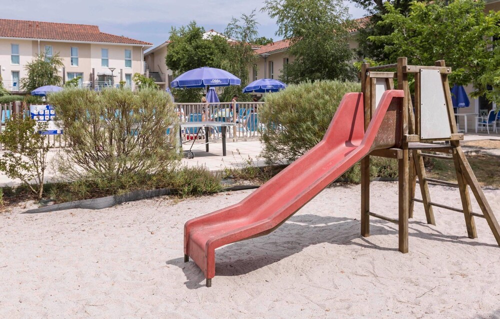 Lakeside Stay w/ Terrace