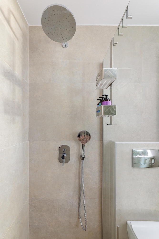 Deluxe Apartment photo 5