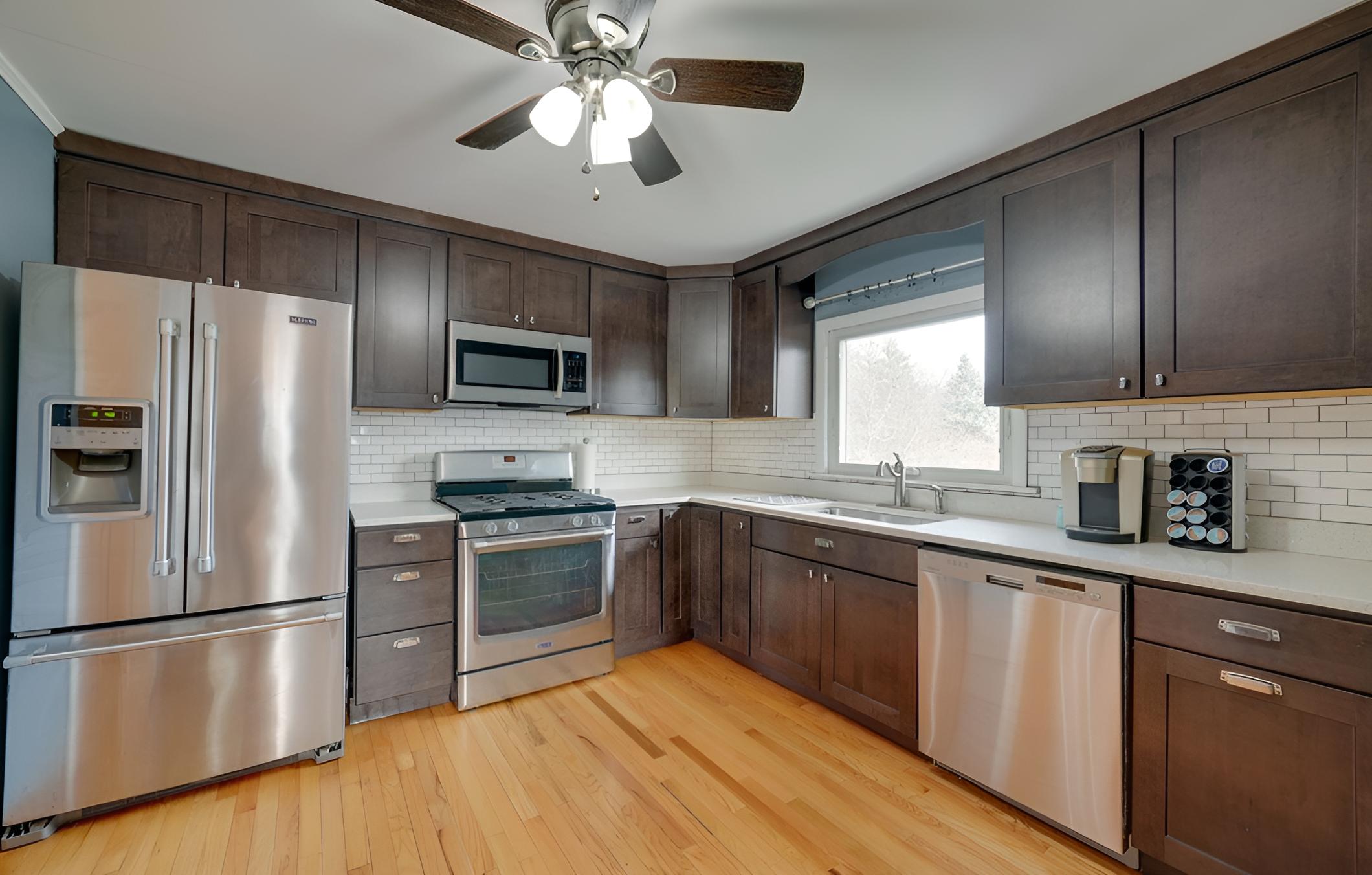 Cozy Lisle Home w/ Fenced Backyard: Pets Welcome!