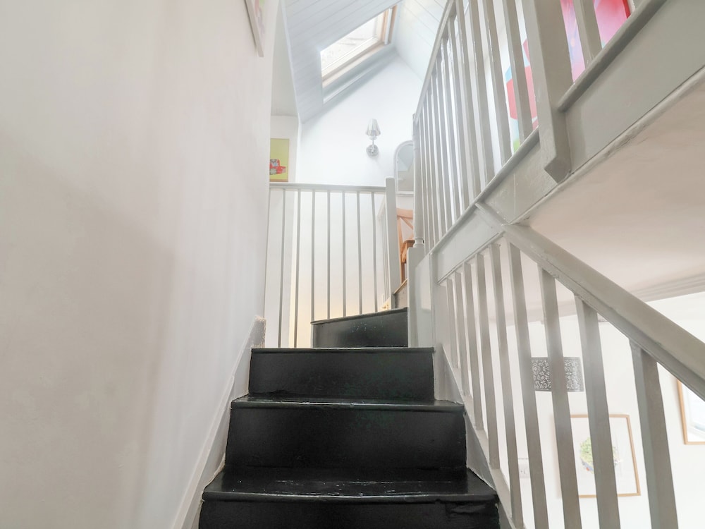 Coombe Street Cottage