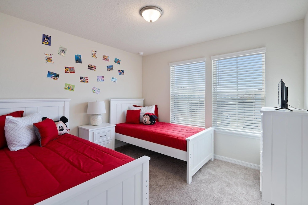 1232 Blue Island Dr