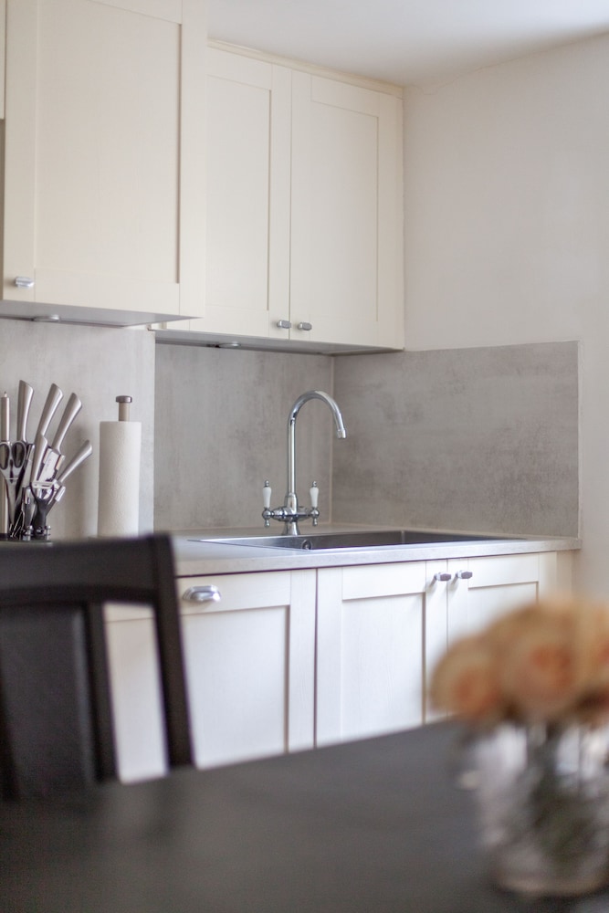 Modern & Stylish House in Deptford