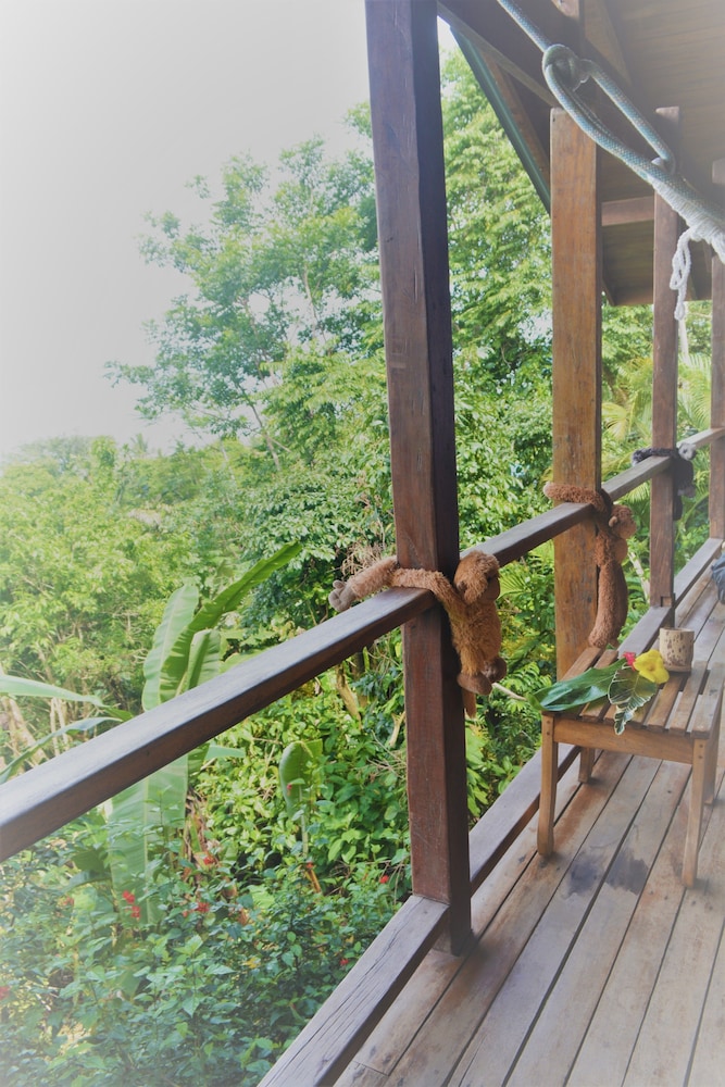 The Lookout Inn Lodge