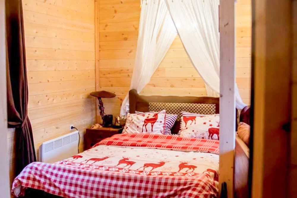 Kedra Village Chalet - Cozy Mountain Retreat