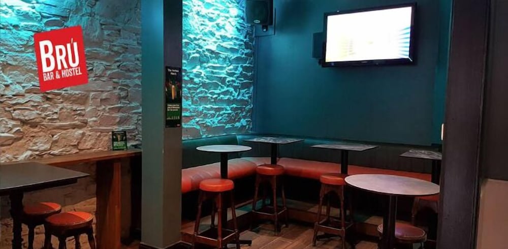 Brú Bar & Hostel