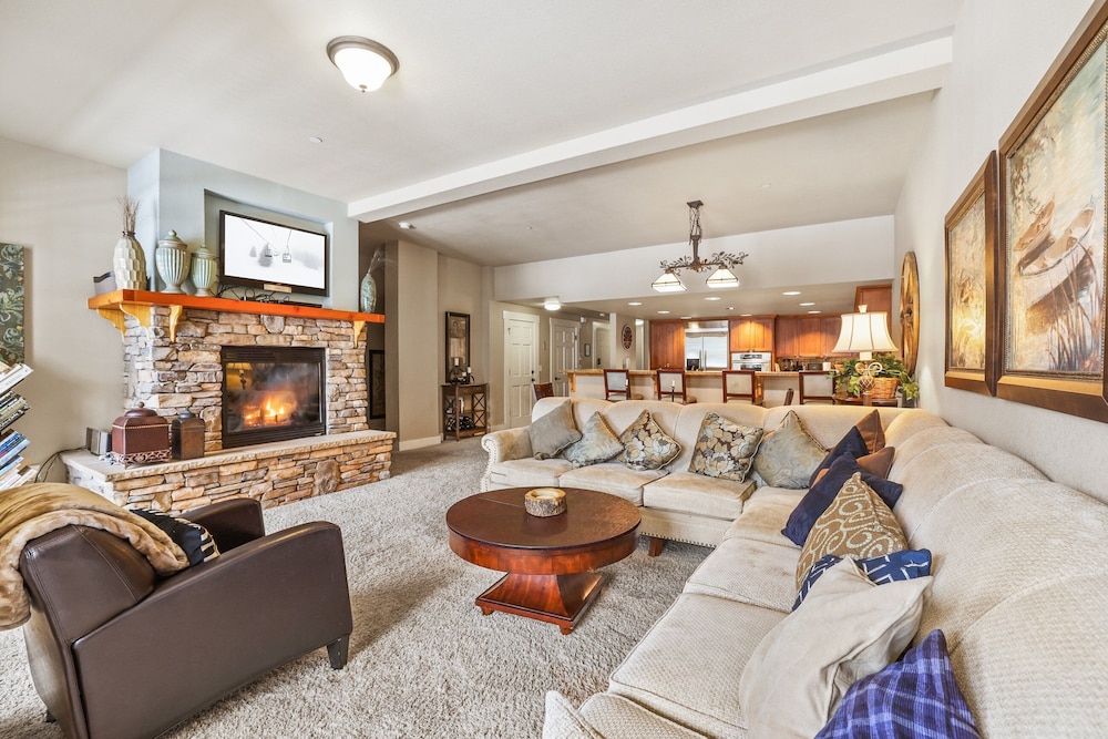 Spacious Elegance-Kirkwood-Timber Ridge 3 Bedroom 3 Residence