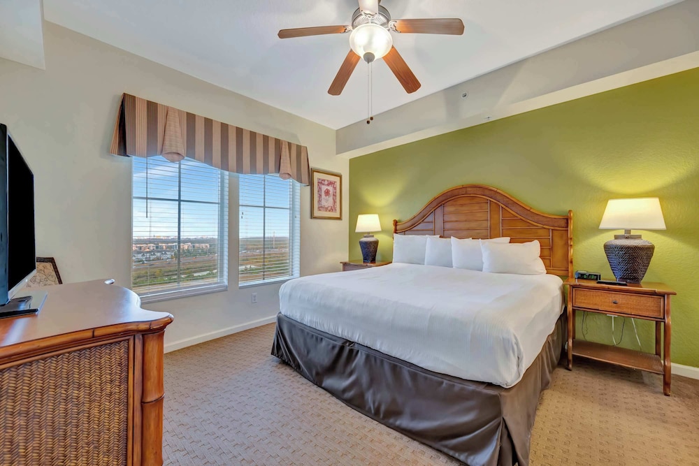 2BR Fireworks View With Pool Spa 5 Minutes to Disney