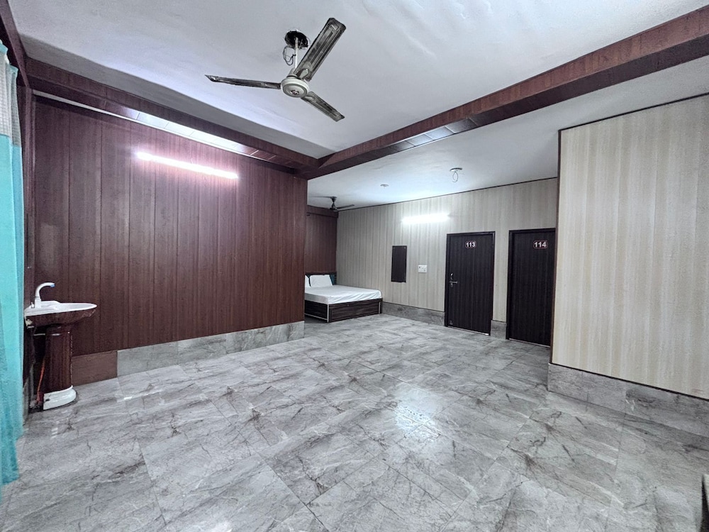 Shri Mohini Kunj Hotel Vrindavan