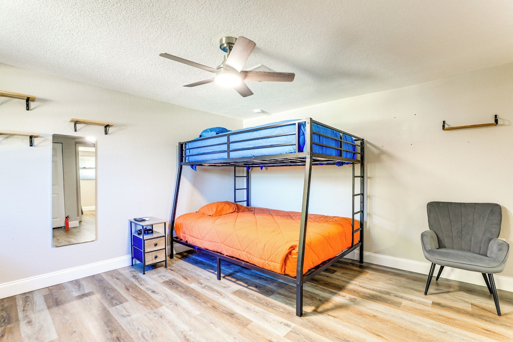 Saltwater Pool & Putting Green: Bradenton Oasis