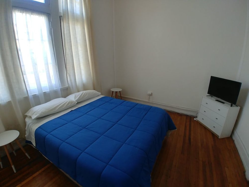 Hotel Hostal Amelie - Image 1