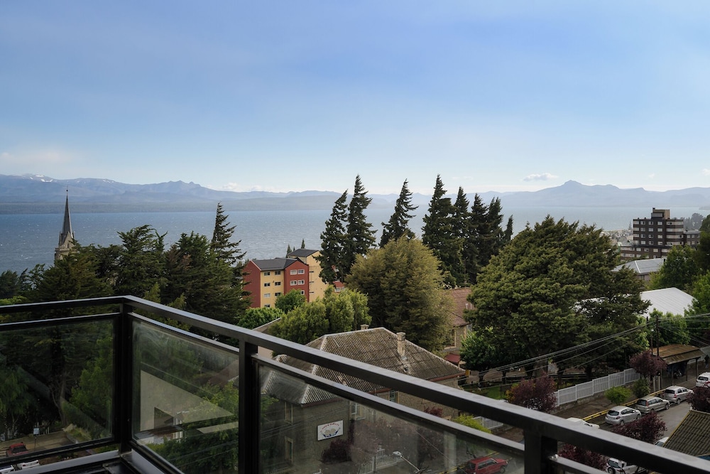 Downtown Apartment, Stunning Views, Terrace PL1 by Apartments Bariloche