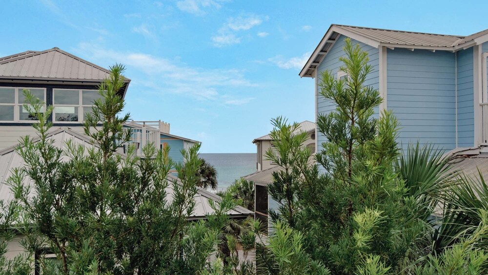 4BR Home w/ Private Pool, Game Room, Beach Access!