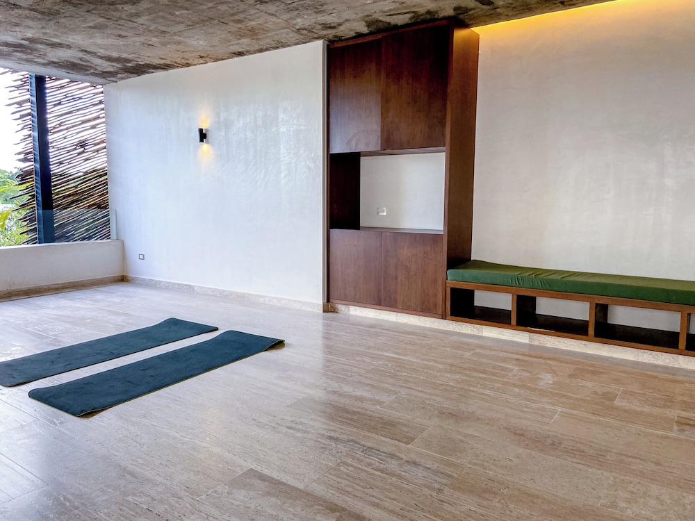 Modern Retreat near Aldea Zama