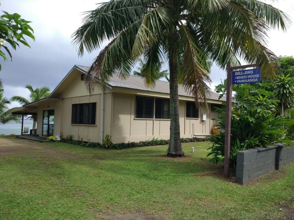 Raro Beach Bach