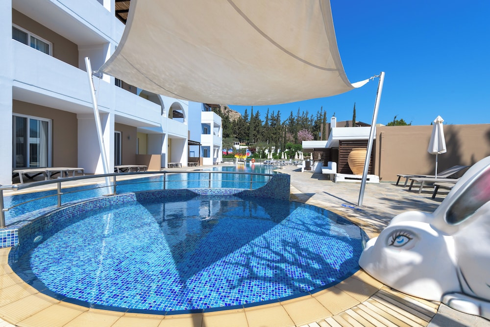 Porto Angeli Beach Resort – All Inclusive