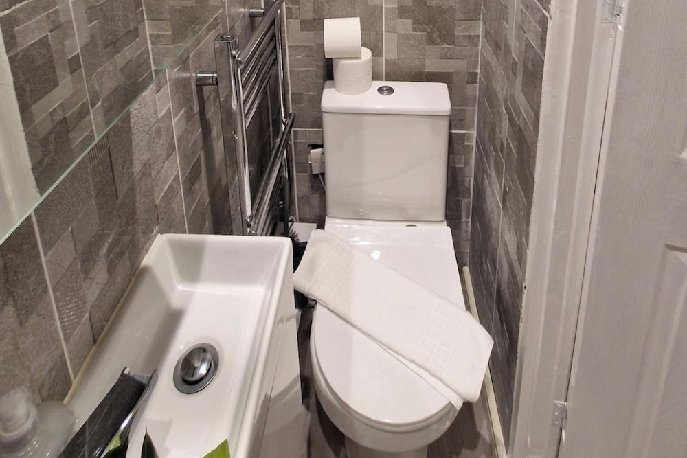 Sunset View-luxury 2-bed House Near Birmingham