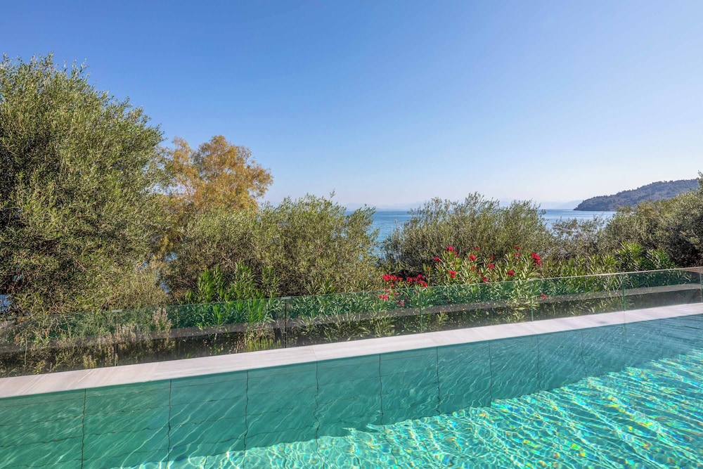 Villa Apanemia Mare