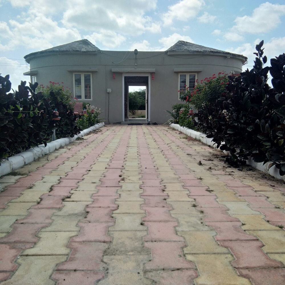 Hiriz Gorewali Resort view 4