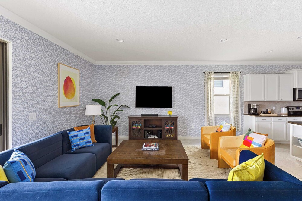 Sleeps 20! Resort Home Near Disney, Pool+game Room Twice-as-nice by Avantstay