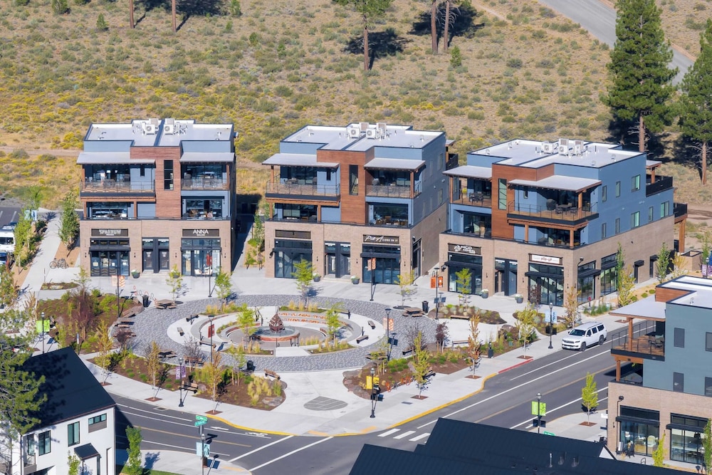 1115 Aerie Buyout 2 Units, Near Downtown Hot Tub + Mountain View