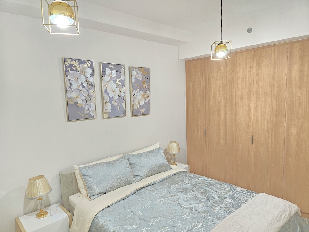 LUXURY BOULEVARD 2BHK