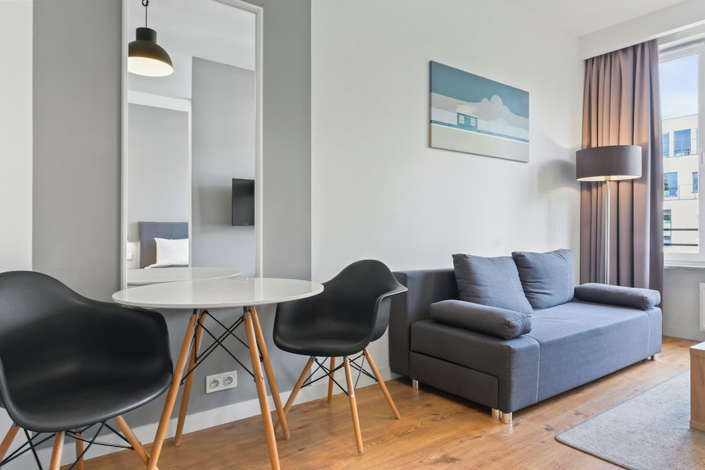 RentPlanet - Apartamenty Sławińska view 3