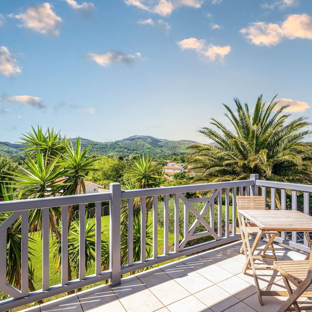 Maison Madalena With Pool Close to Ocean