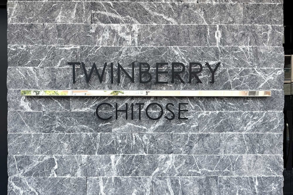Twinberry CHITOSE