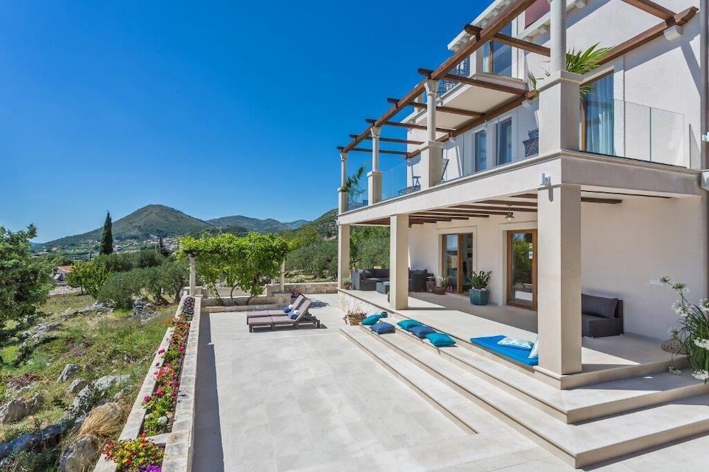 Luxury Villa Dolce Vita with Pool