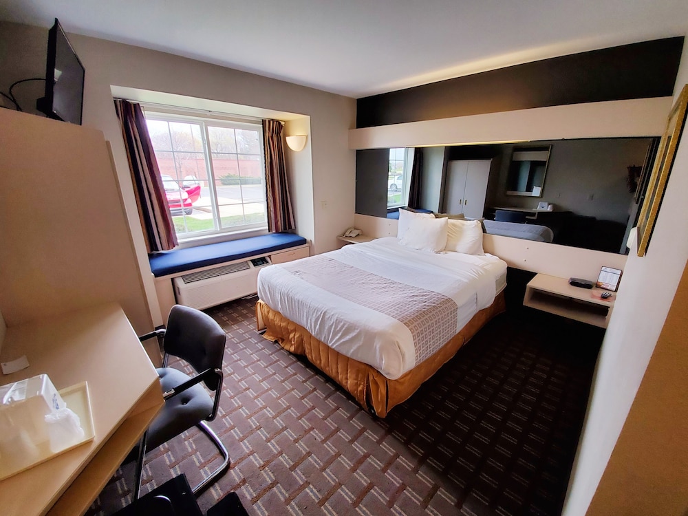 Mount Pleasant Vacations - Americas Best Value Inn Suites Racine - Property Image 33