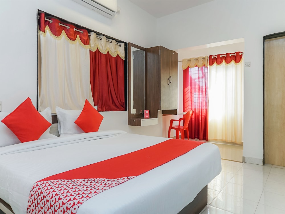 OYO 19677 Hotel Gurukrupa view 4
