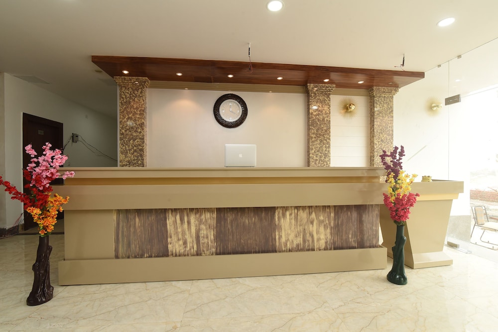 Lobby & Reception
