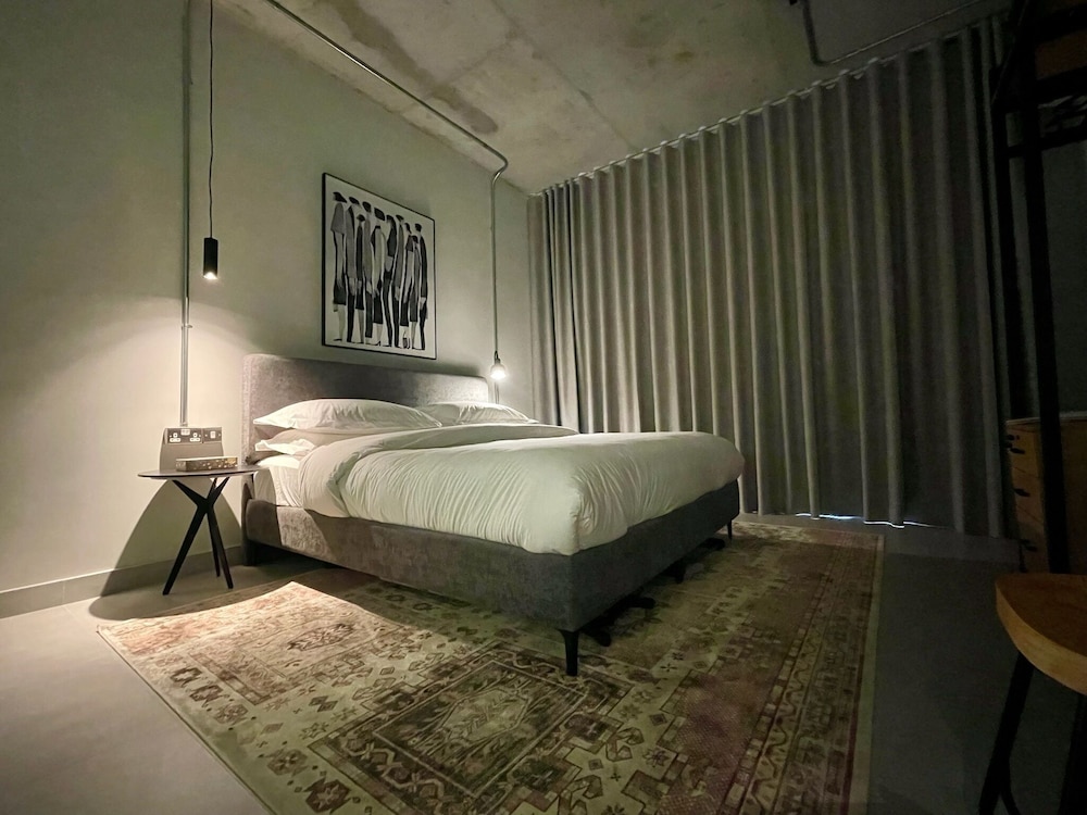 C Living - Premium 3 Bedroom - AQIQ