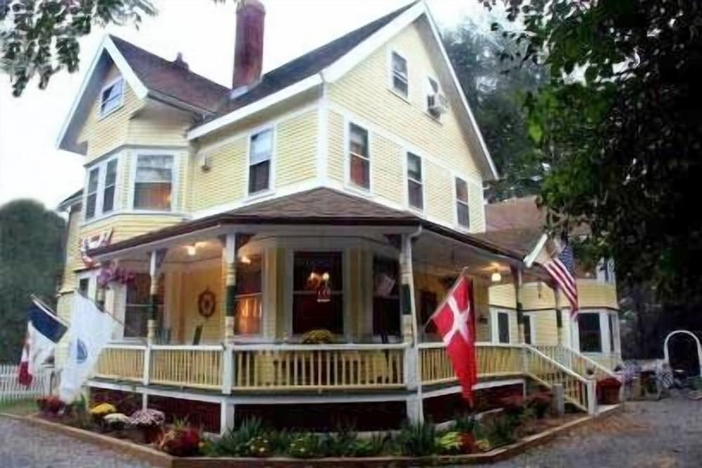 The Inn at the Oaks, photo 11