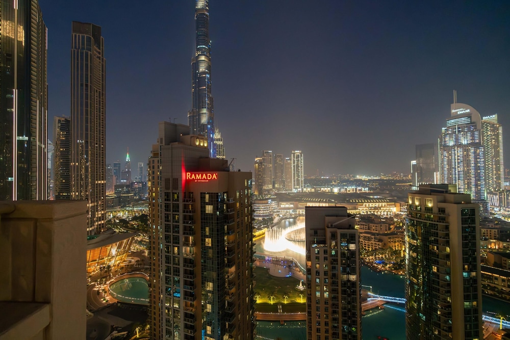 Luxury 2BR Downtown Apt With Burj Khalifa View