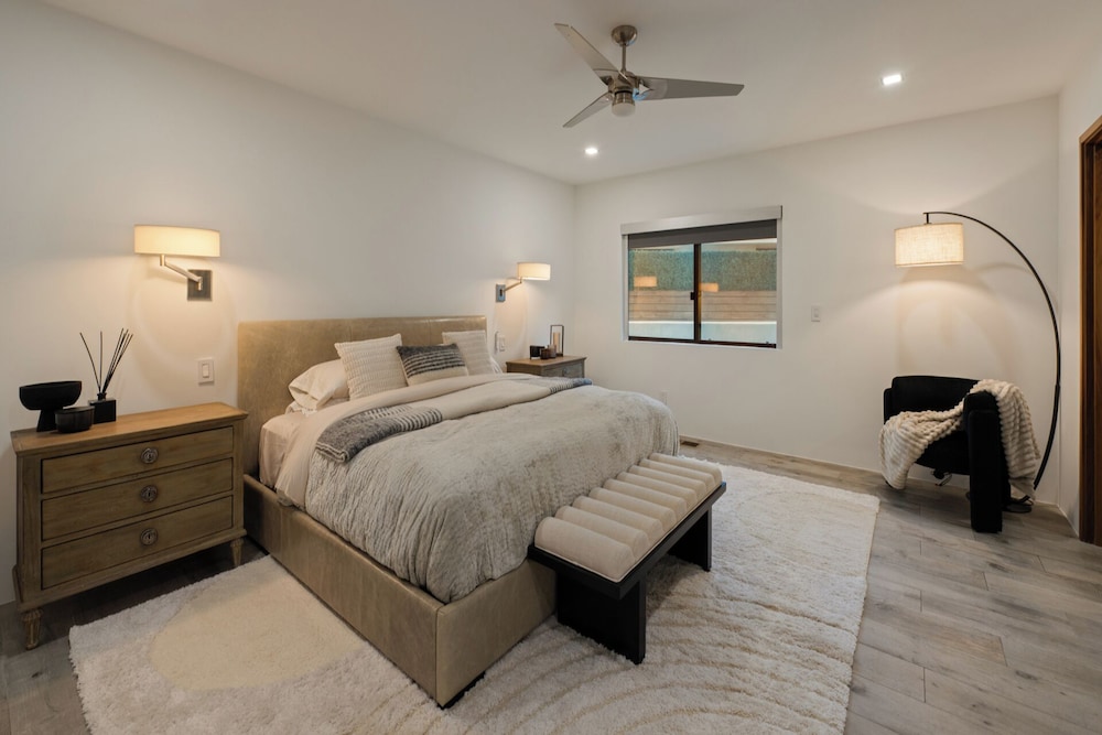 Valea Estate - Secluded Beverly Hills Retreat 1-acre Oasis