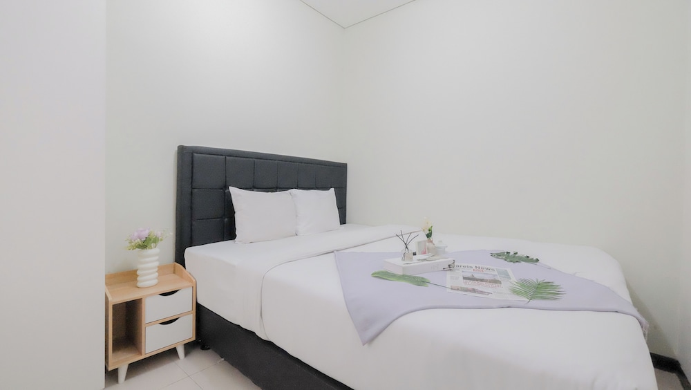 New Furnished And Elegant 2Br At Nifarro Park Apartment