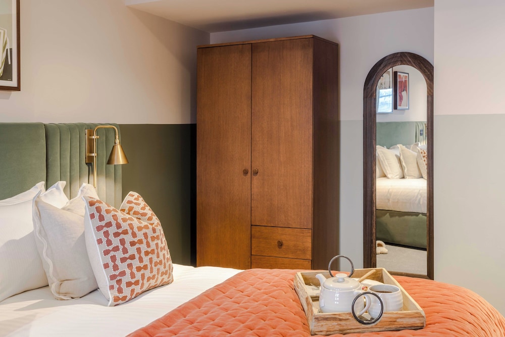 Waterside Living I Luxe Apartments