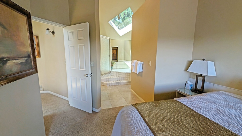 River Ridge 423a 2 Bedroom Condo